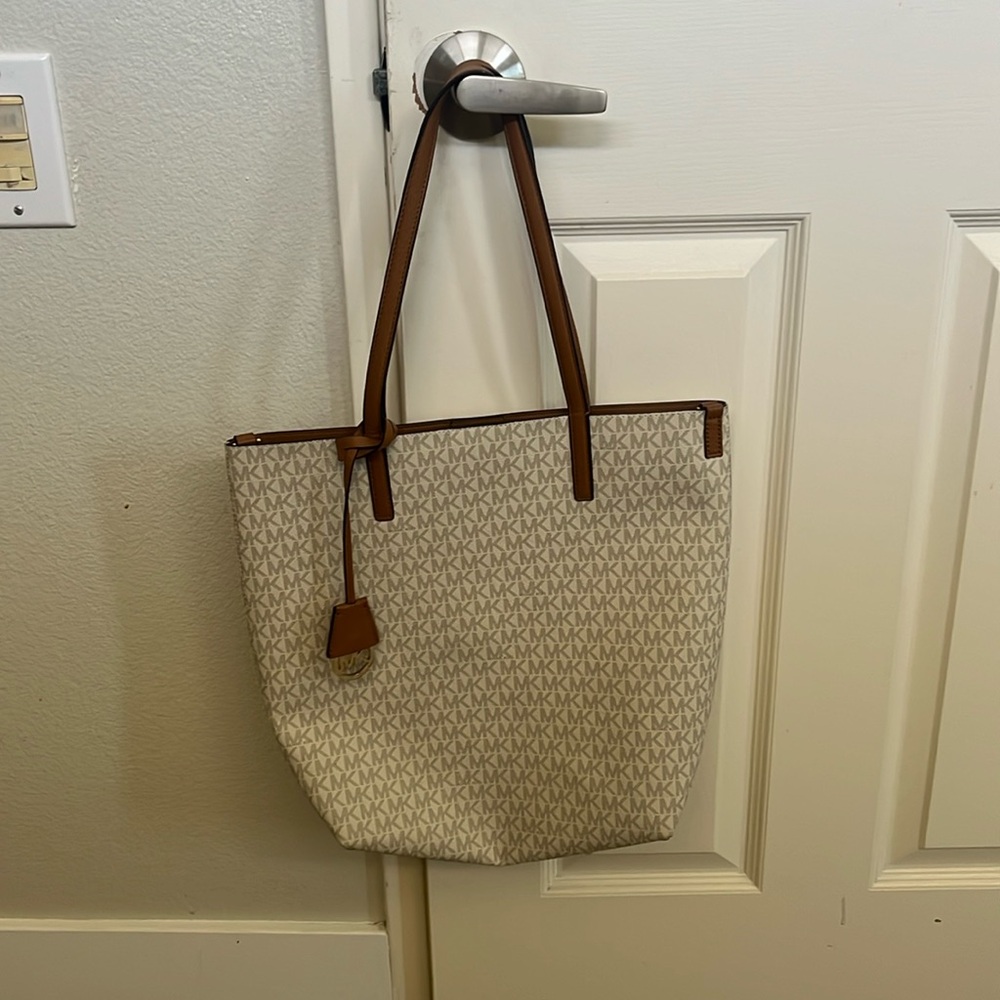 Michael Kohrs purse